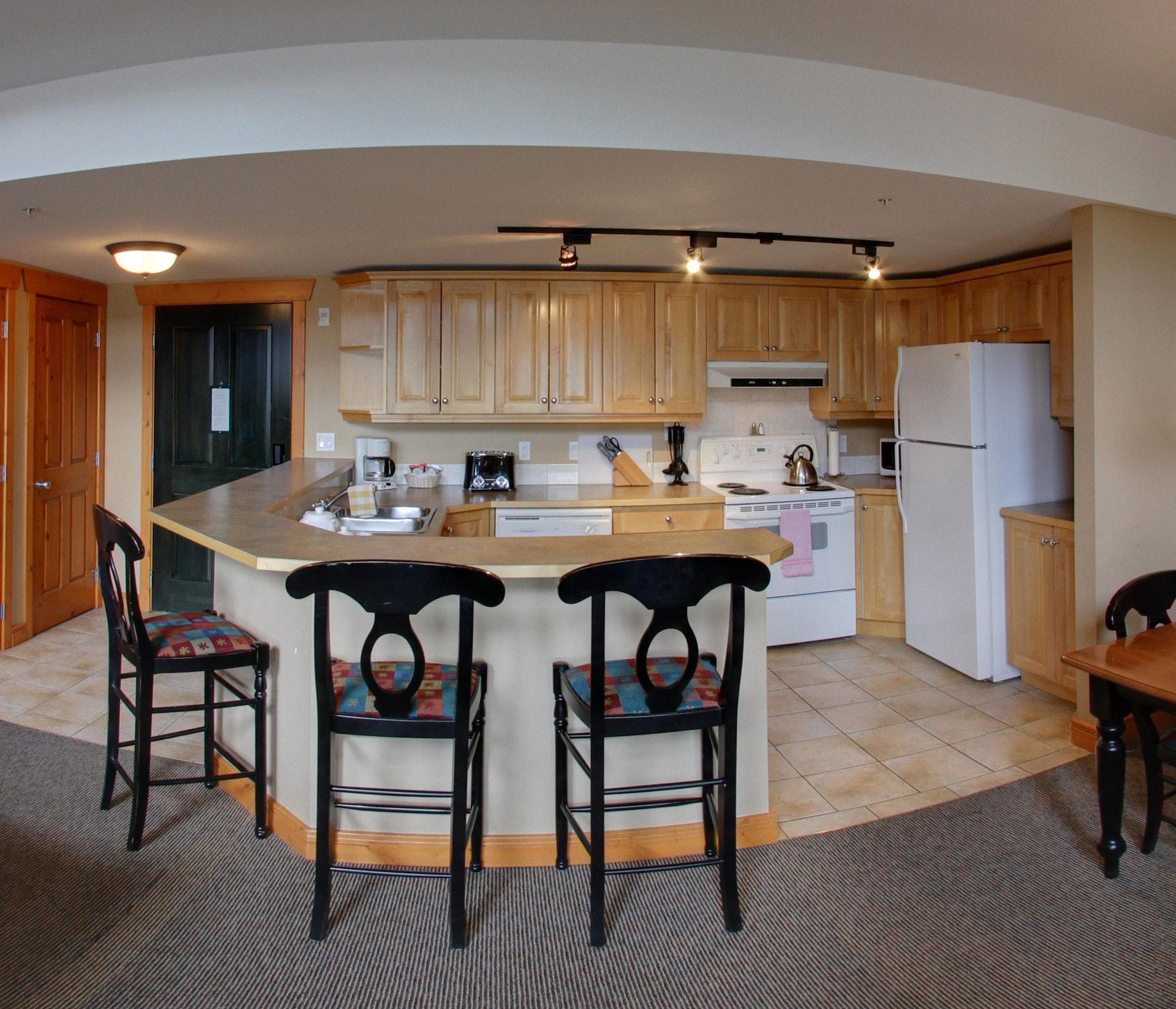 Lizard Creek Lodge Fernie Bagian luar foto