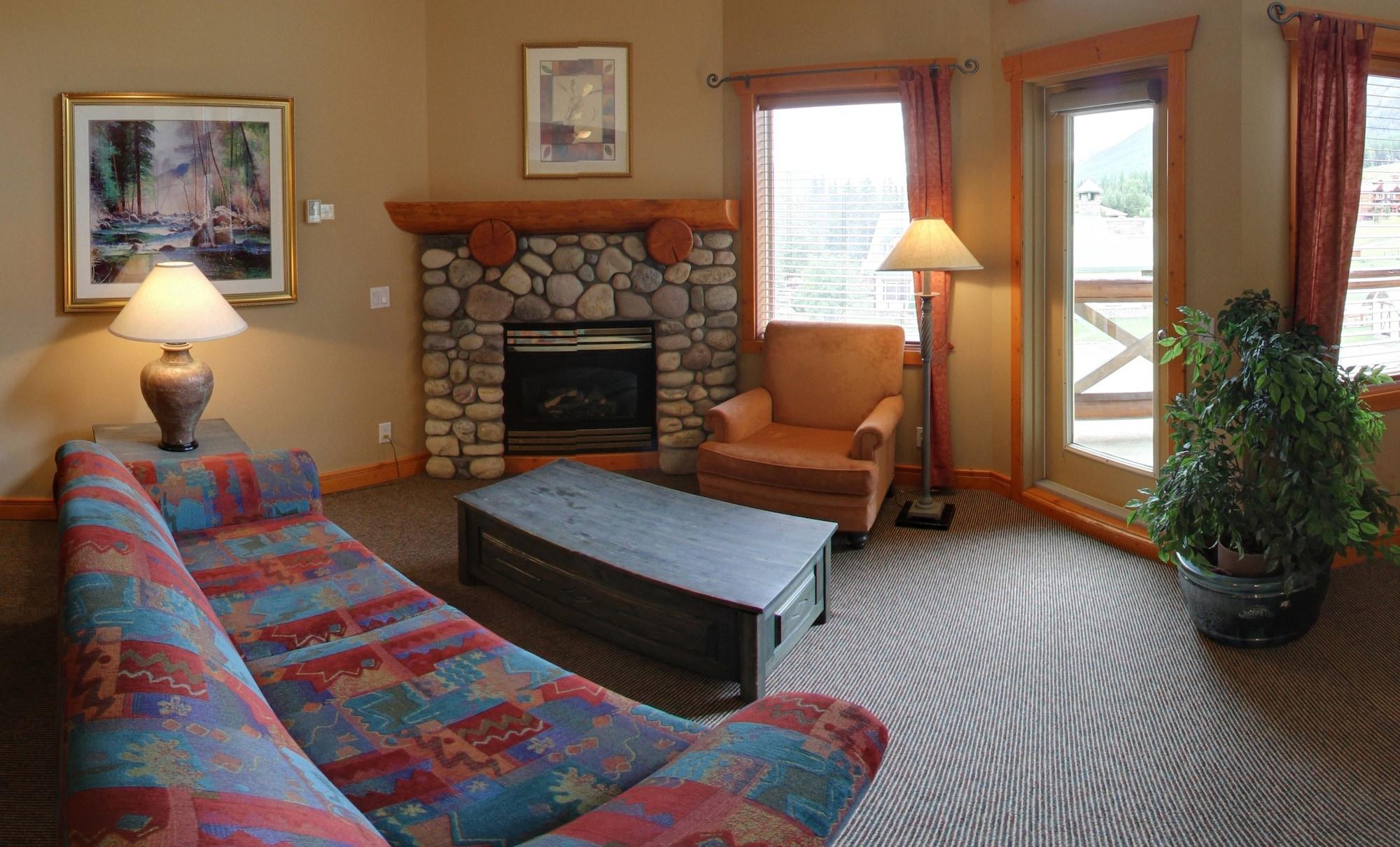 Lizard Creek Lodge Fernie Bagian luar foto