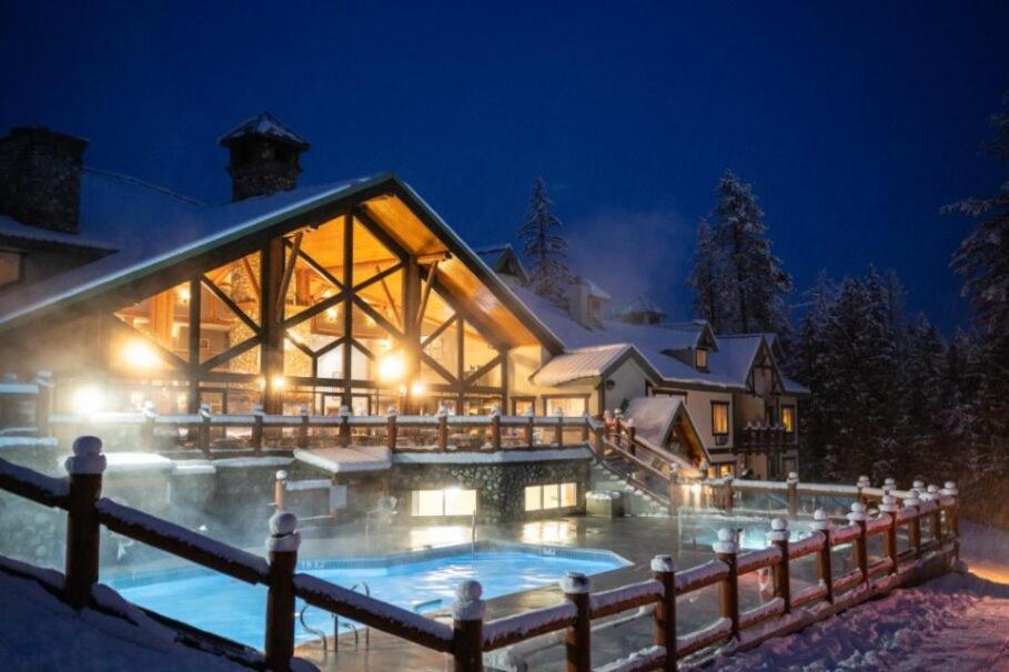 Lizard Creek Lodge Fernie Bagian luar foto