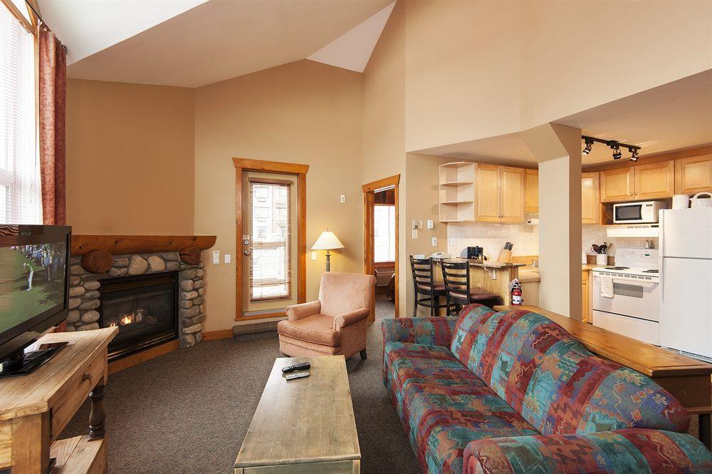 Lizard Creek Lodge Fernie Bagian luar foto