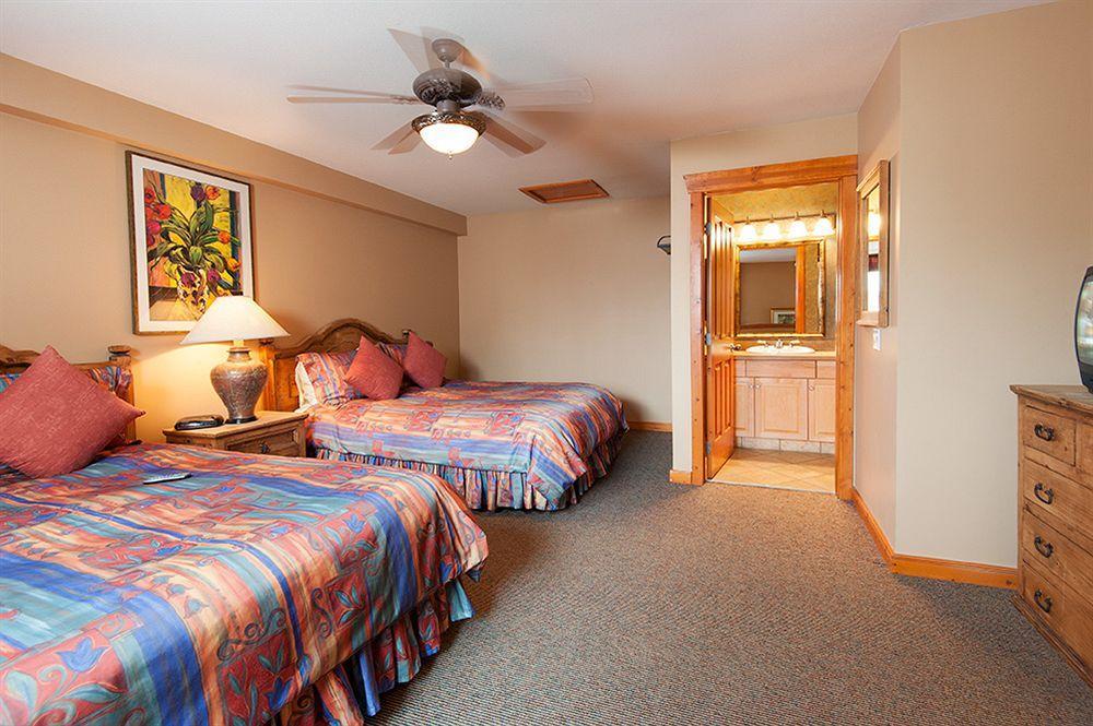 Lizard Creek Lodge Fernie Bagian luar foto