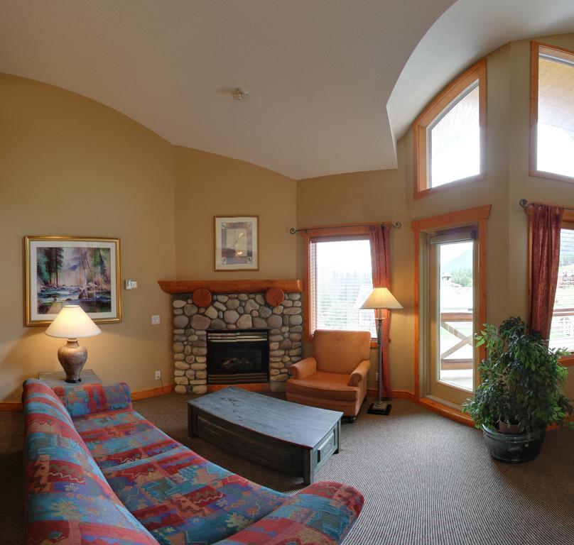 Lizard Creek Lodge Fernie Bagian luar foto