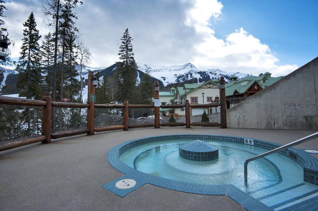 Lizard Creek Lodge Fernie Bagian luar foto