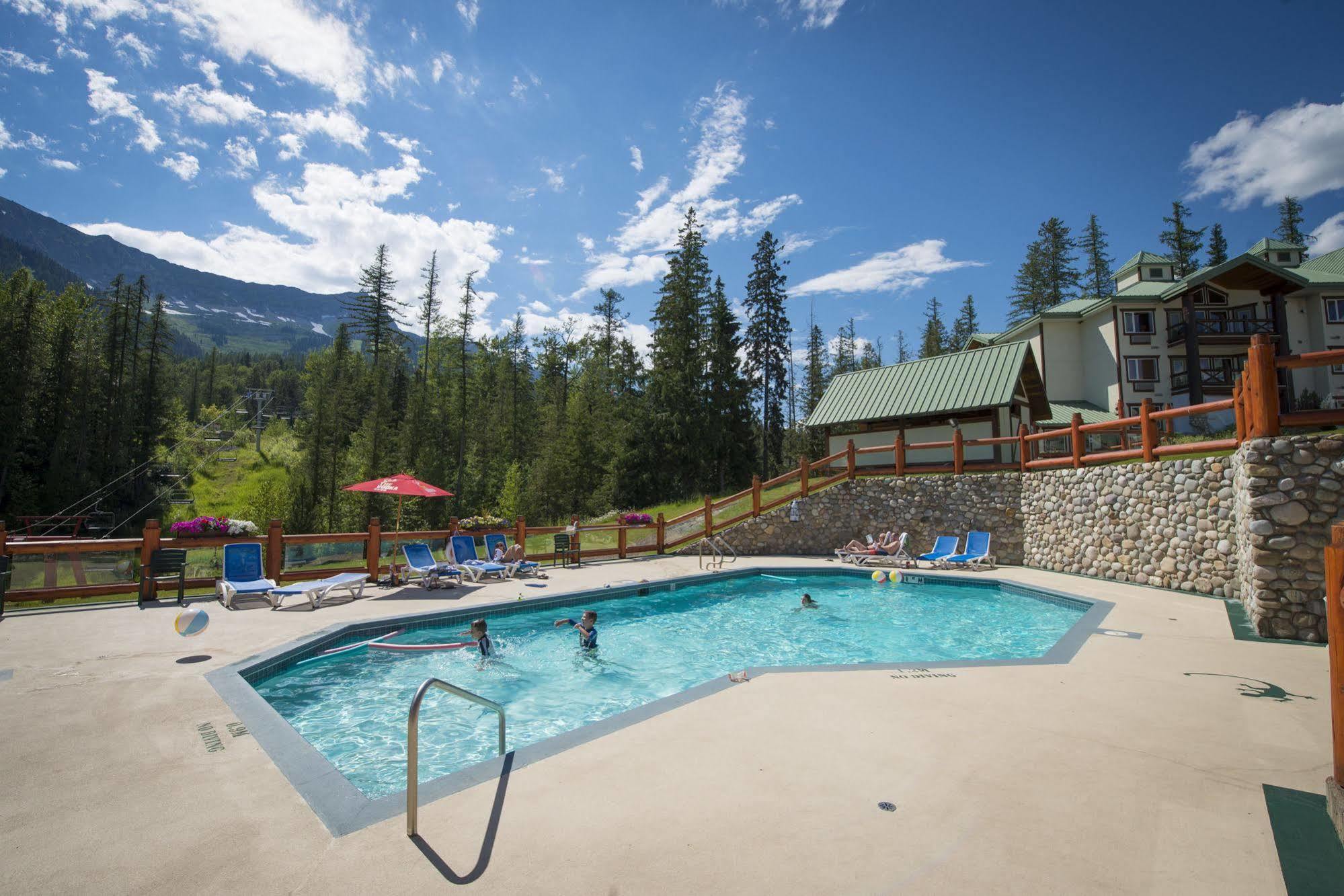 Lizard Creek Lodge Fernie Bagian luar foto