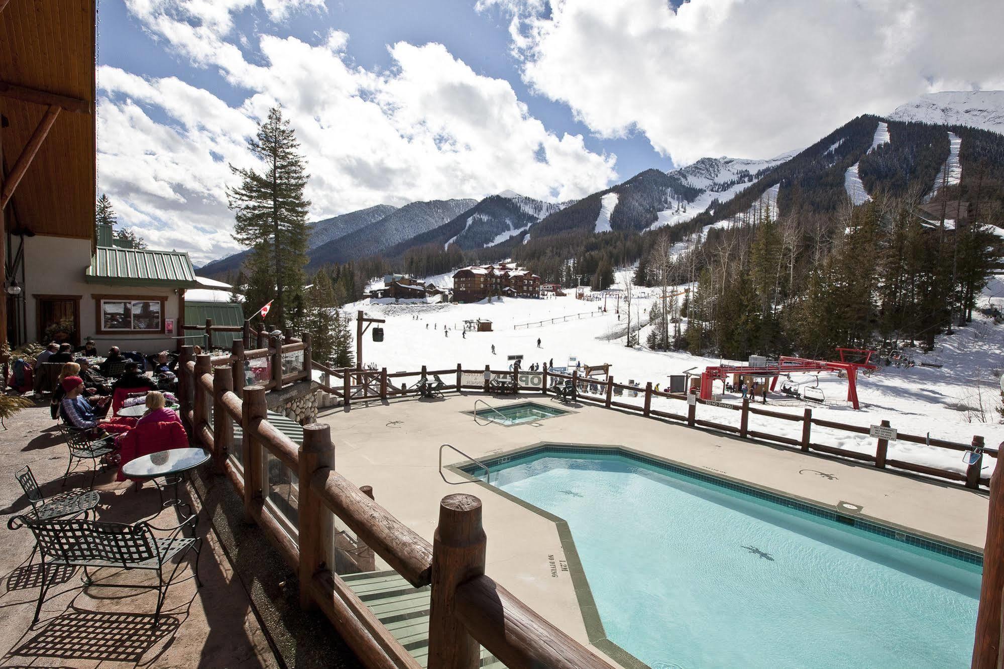 Lizard Creek Lodge Fernie Bagian luar foto