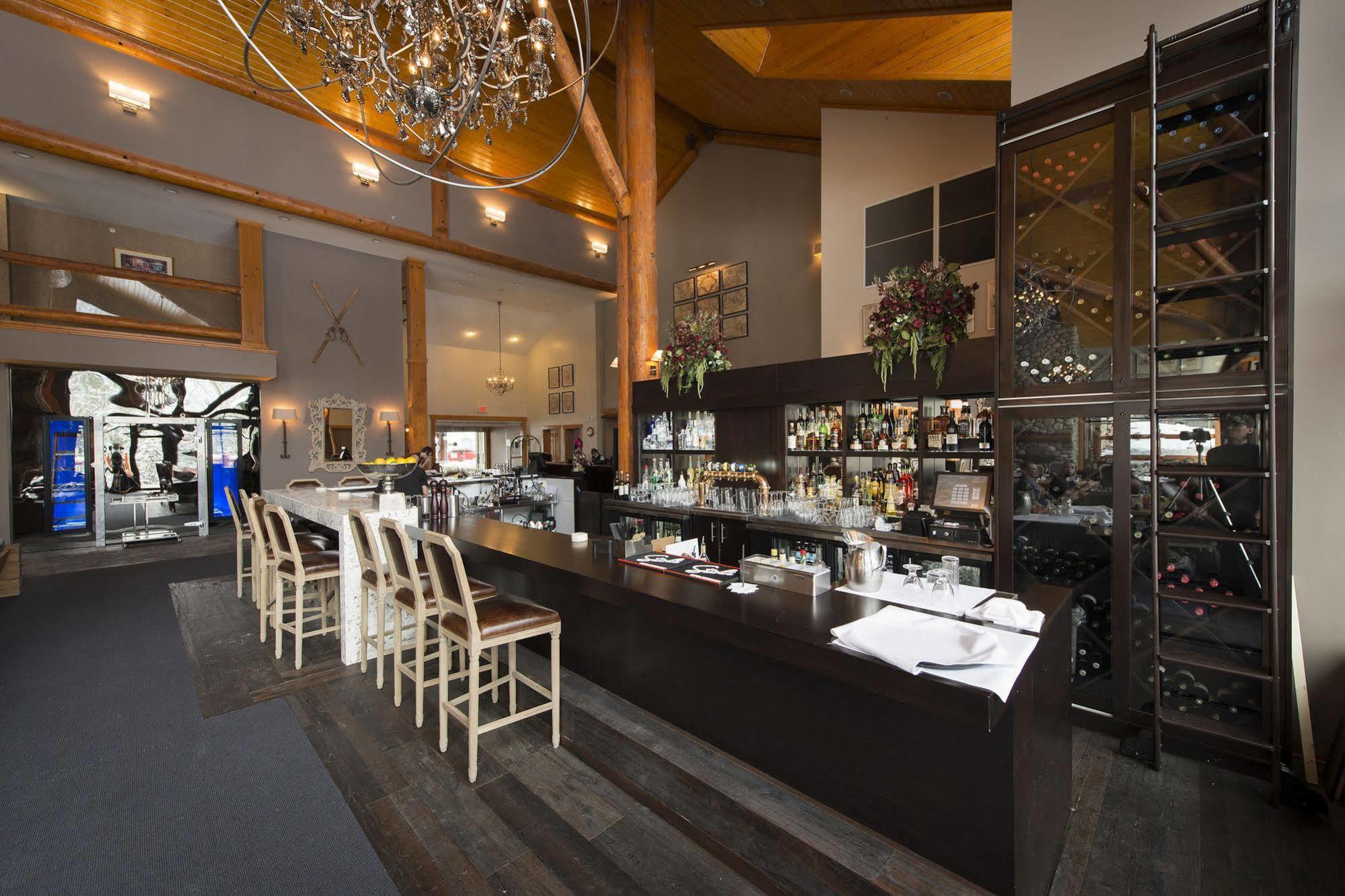 Lizard Creek Lodge Fernie Bagian luar foto