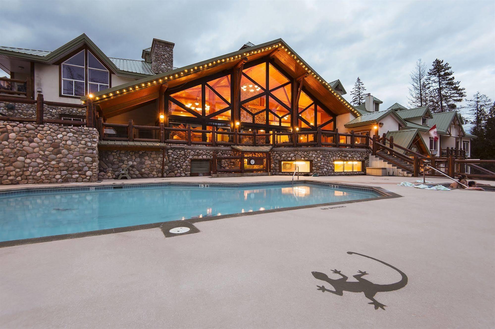 Lizard Creek Lodge Fernie Bagian luar foto