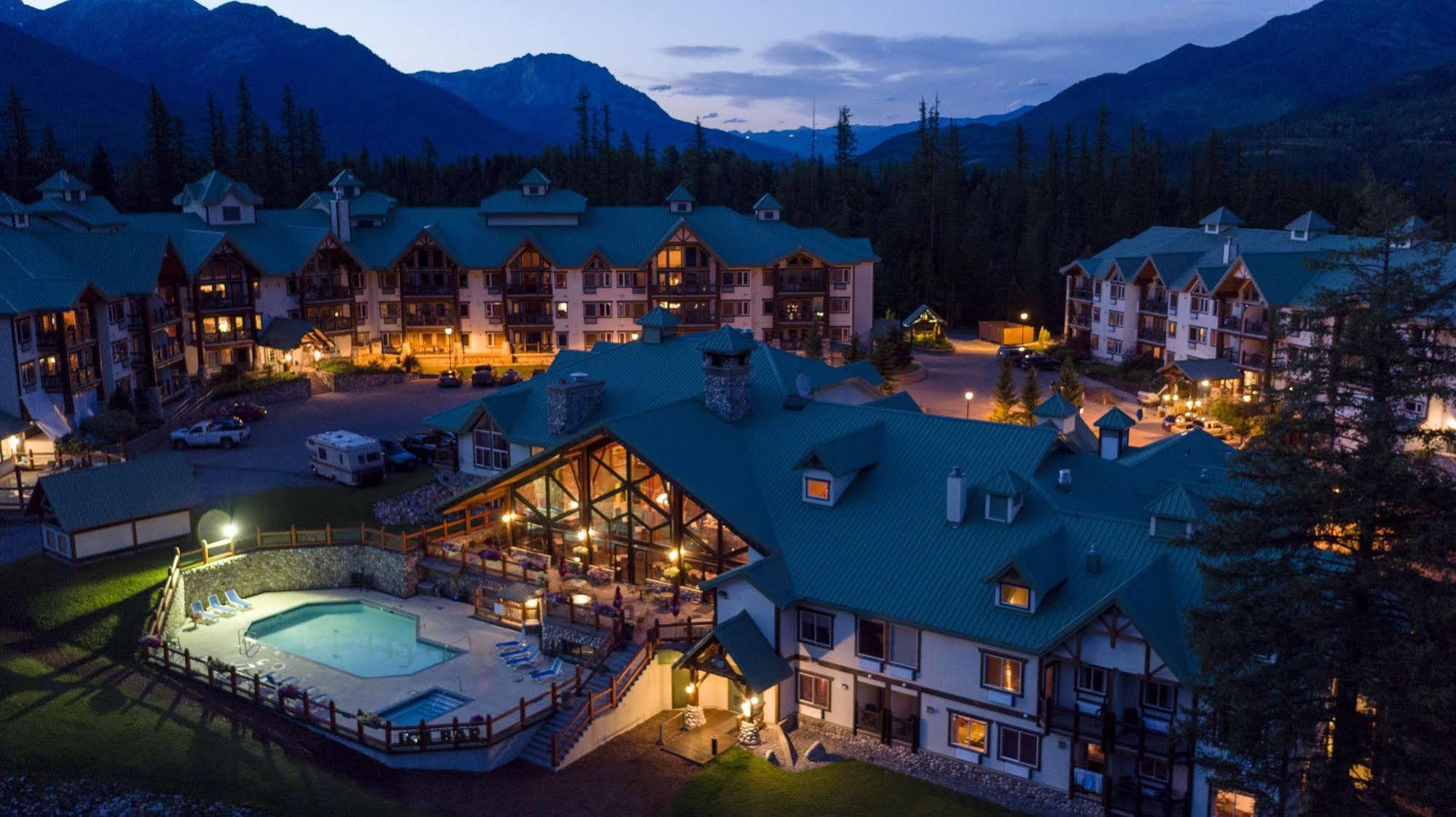 Lizard Creek Lodge Fernie Bagian luar foto